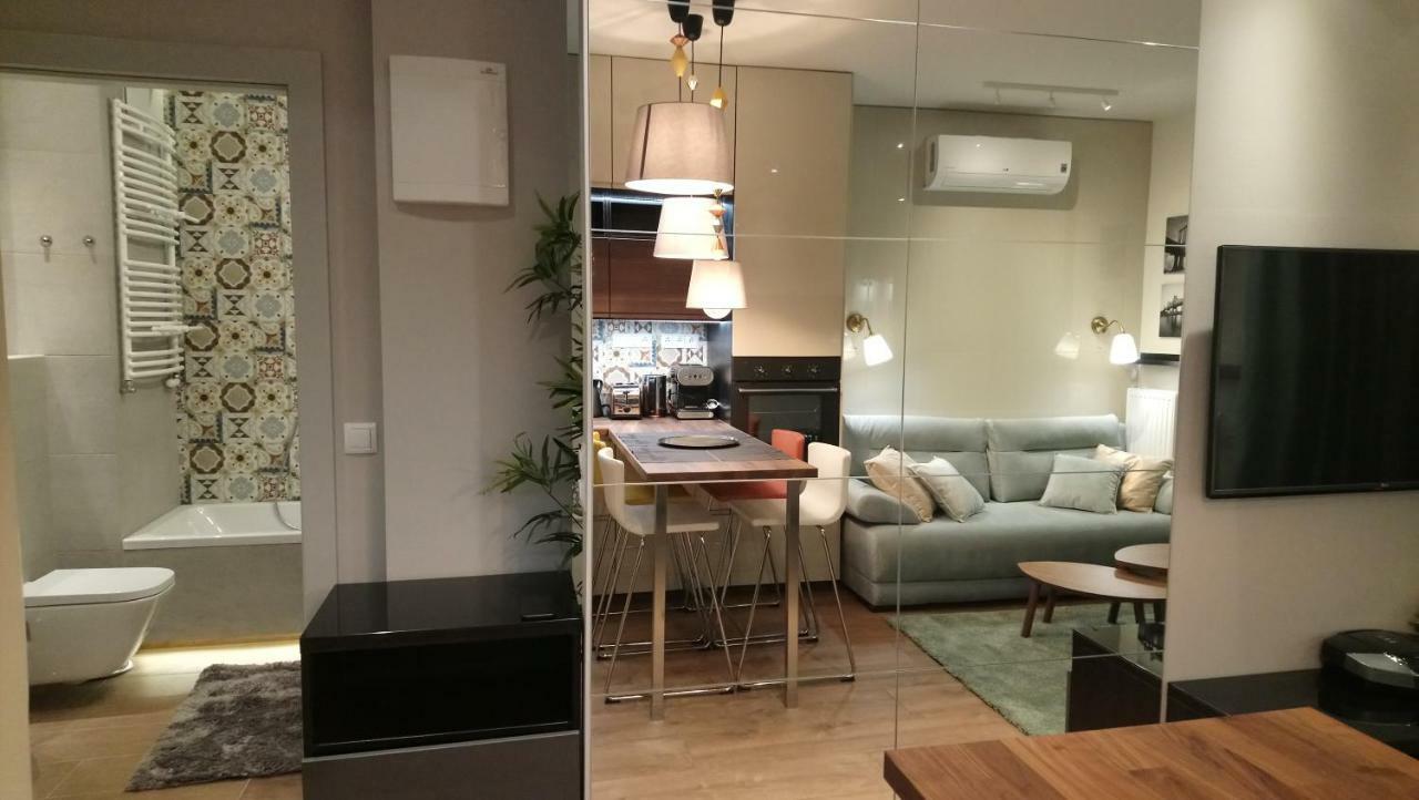 Siedmiogrodzka - Most Handy Location, Aircon & Garage Free Warszawa Eksteriør billede